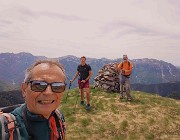 58 All'omone del Monte Avaro (2088 m)